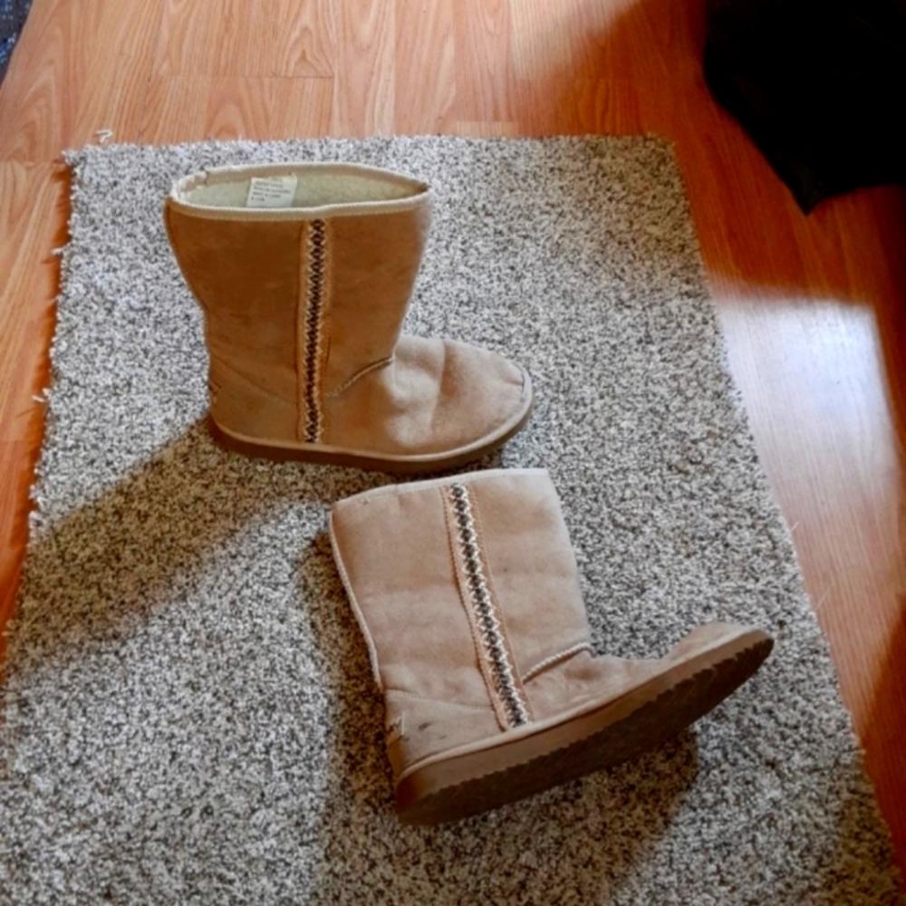 Union Bay used light winter boots